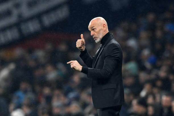 凤凰体育下载-重回8强终结11年等待！米兰赢了现在也赢了未来？