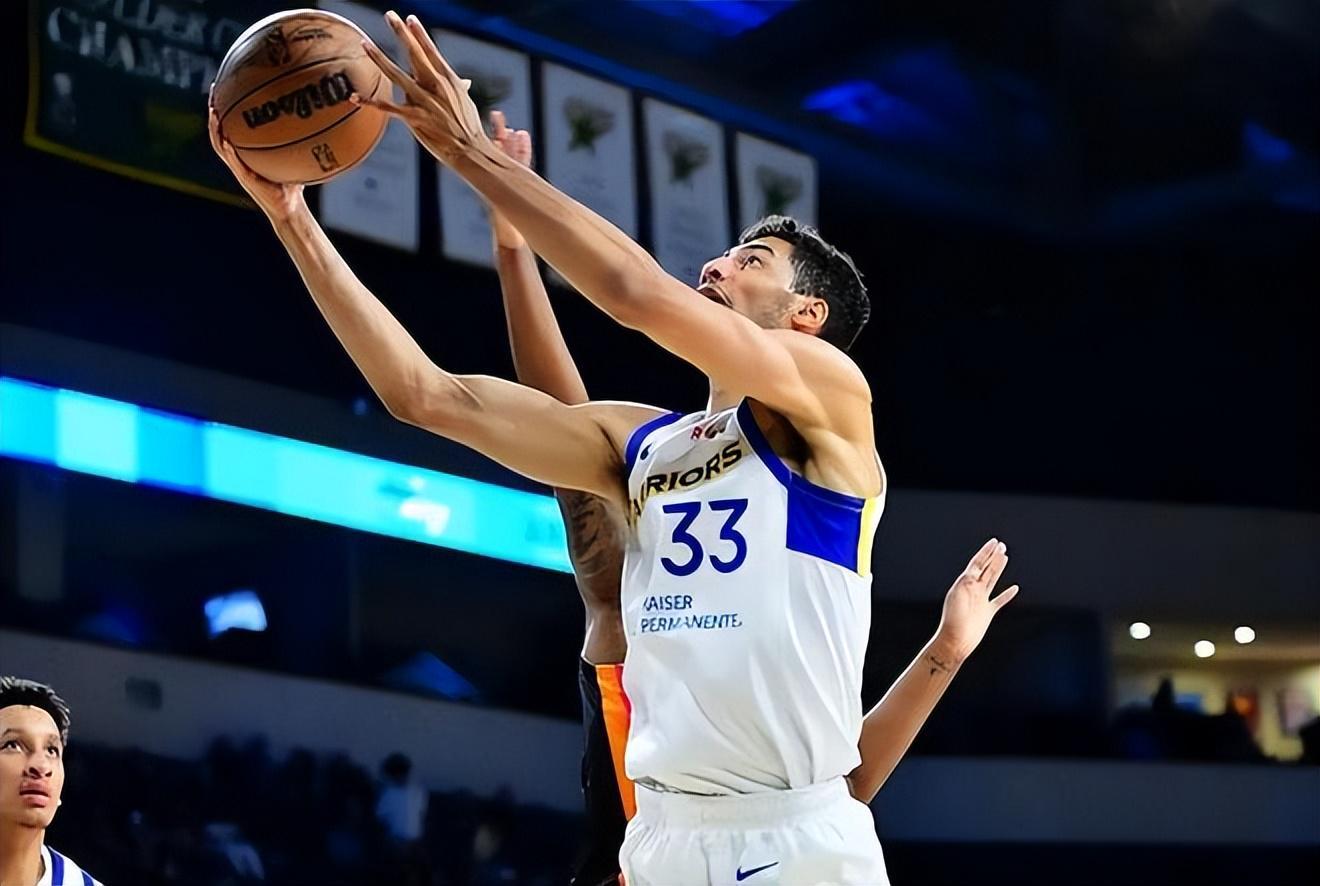 凤凰体育注册入口-在发展联盟都表现平平，勇士双向合同锋线还能守住这份合同吗？